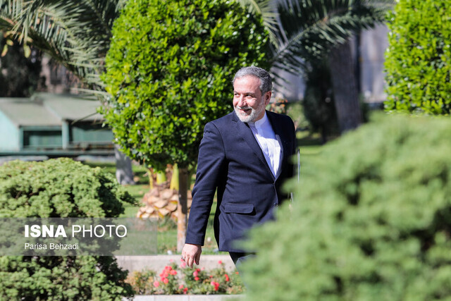 تبعیت دولت از قانون در مسیر دغدغه های مردم/توپ فیلترینگ در مرکز فضای مجازی/ ادامه گفتوگوها درباره عفاف و حجاب