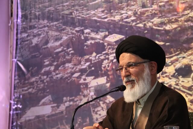 تردید ندارم پیروزی امت اسلامی بر مدار عاشورا محقق میشود