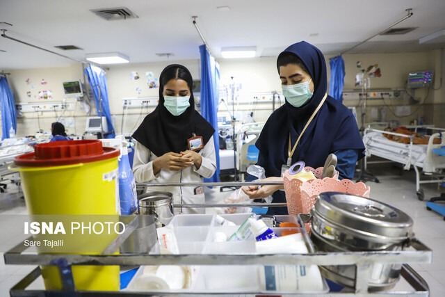 عکس آرشیوی است. اجرای طرح «پرستار پیگیر» در ۹۰۰ بیمارستان کشور / کاهش مراجعه مجدد بیماران به مراکز درمانی