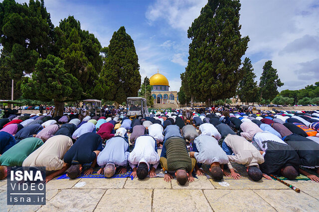 ویدیو/ اقامه نماز جمعه ۴۰ هزار فلسطینی در مسجدالاقصی ویدیو/ اقامه نماز جمعه ۴۰ هزار فلسطینی در مسجدالاقصی