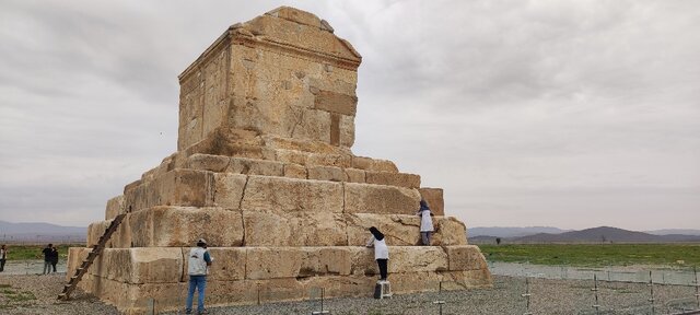 از مصائب مرمت تا نگرانی بزرگ درباره آرامگاه کوروش