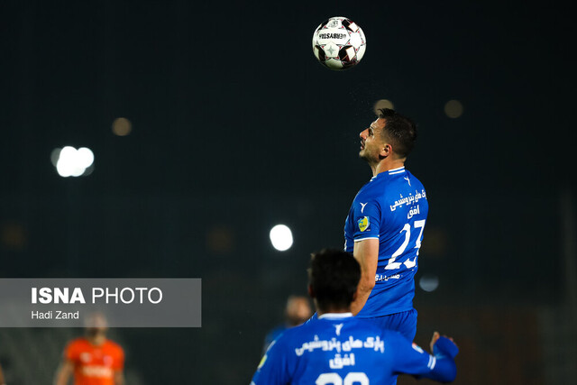 ببینید/اخطار عجیب داور: چون الکی جون مادرت رو قسم خوردی! ببینید/اخطار عجیب داور: چون الکی جون مادرت رو قسم خوردی!