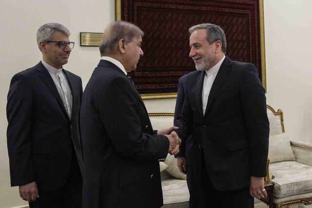 عراقچی: تروریستها در مرزهای ایران و پاکستان به اسرائیل وابسته هستند