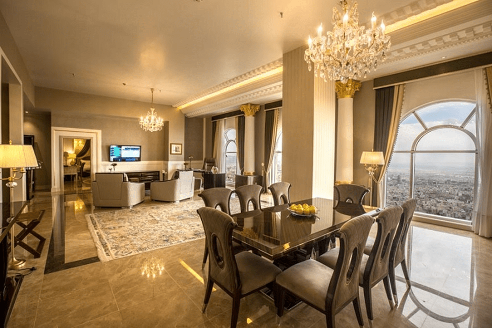 هتلهای مناسب برای اقامت مسافران سالمند در تهران