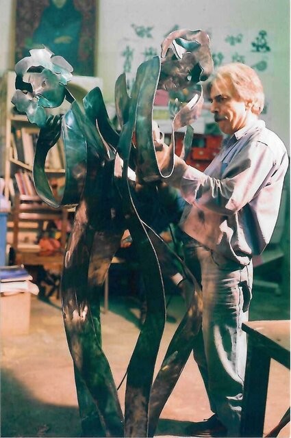 مجسمههای آهنی «ایرج زند» در «حضور مداوم»