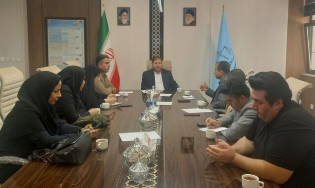 خانه مطبوعات ایلام باید از رسانههای کوچک و نوپا حمایت کند خانه مطبوعات ایلام باید از رسانههای کوچک و نوپا حمایت کند