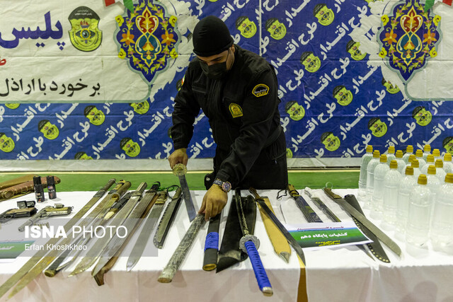 به زور قمه و قداره