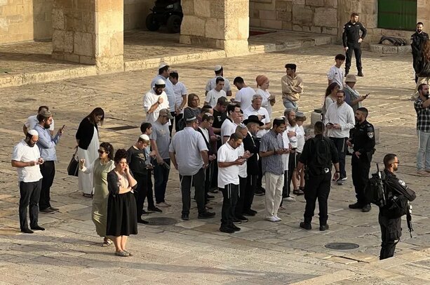شهرکنشینان صهیونیست در صحن مسجدالاقصی انتشار گزارشی از نقش بن گویر در تشدید تحرکات شهرکنشینها در مسجدالاقصی