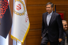 عبدالناصر همتی، وزیر اقتصاد در همایش تامین مالی تولید، از بنگاهداری به بنگاهسازی