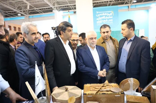 هنرمندان صنایع دستی خانوادههای ایثارگران حمایت میشوند هنرمندان صنایع دستی خانوادههای ایثارگران حمایت میشوند