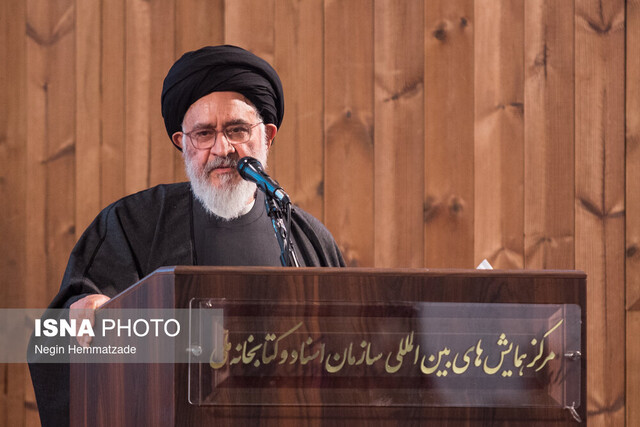 محقق‌داماد: سکوت لاریجانی سال‌های آینده تفسیر می‌شود