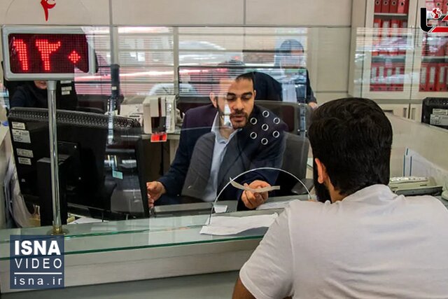 عکس تزئینی است ادارات و بانکهای سمنان پنجشنبه باز است/ تداوم برپایی مجازی کلاسهای دانشگاهها