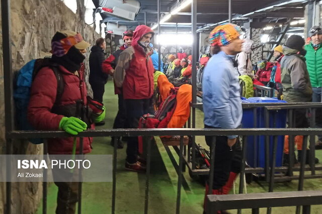 گرفتاری کوهنوردان در توچال به خاطر خرابی تلهکابین + فیلم