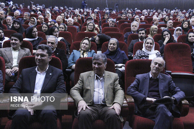 بیکاری و نبود اشتغال، از مشکلات امروز دانشگاهها و فارغالتحصیلان است بیکاری و نبود اشتغال، از مشکلات امروز دانشگاهها و فارغالتحصیلان است