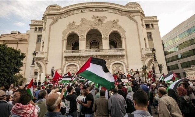 تظاهرات تونسیها در حمایت از فلسطین تظاهرات در ۶ کشور عربی علیه حملات رژیم صهیونیستی و استقبال از حکم بازداشت نتانیاهو و گالانت