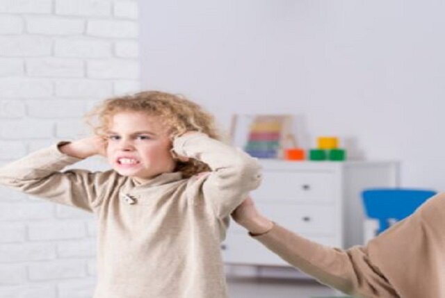 بیادبی توسط کودکان؛ تقلید، جلب توجه یا زنگ خطر؟ بیادبی توسط کودکان؛ تقلید، جلب توجه یا زنگ خطر؟