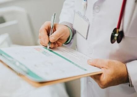 عکس تزیینی است. اندومتریوز، بیماری شایع با علت ناشناخته/نقش «ورزش» در کنترل علایم این بیماری