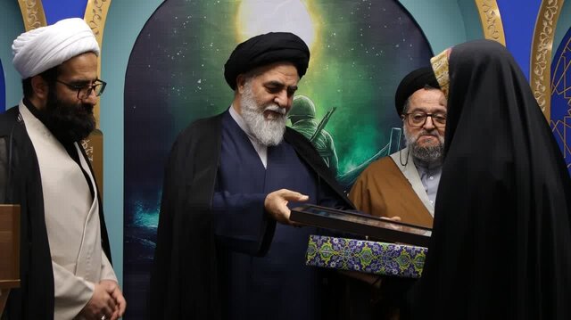 «شبهای زیبا» در مسجد مقدس جمکران رونمایی شد + عکس