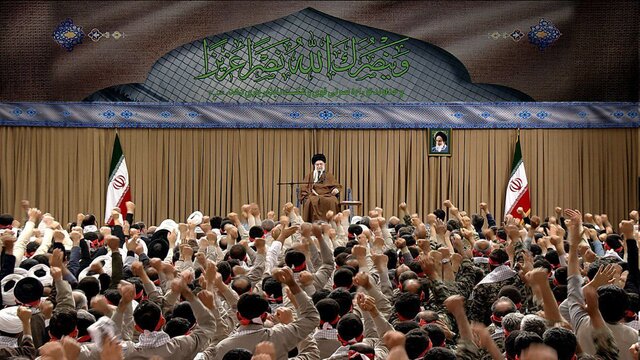 آرشیو رهبر انقلاب: کاری که رژیم صهیونی در غزه و لبنان کرده، پیروزی نیست، جنایت جنگی است