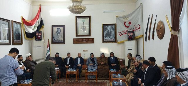 بازدید سفیر ایران در عراق از قبیله«آل عیسی الطائی» بازدید سفیر ایران در عراق از قبیله «آل عیسی الطائی»