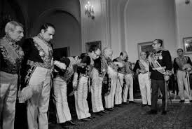 سرگیجهآورترین دزدی یک خاندان سلطنتی