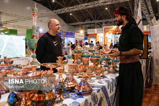 شرکت ۱۸۰ هنرمند کرمانشاهی در جشنواره بینالمللی صنایعدستی «سرو سیمین» شرکت ۱۸۰ هنرمند کرمانشاهی در جشنواره بینالمللی صنایعدستی «سرو سیمین»