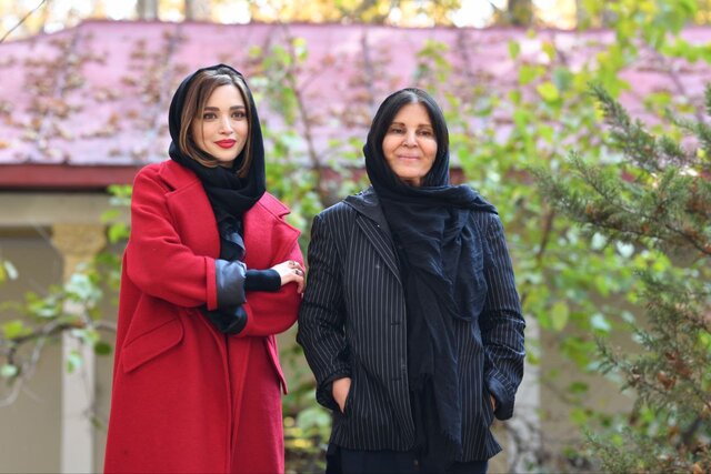 سیما تیرانداز، صابر ابر، بهنوش طباطبایی، کاظم سیاحی و ... روی صحنهاند