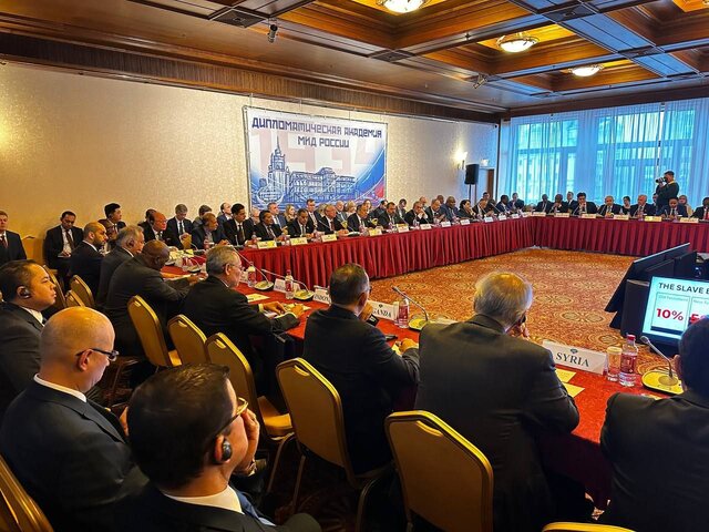 رایزنی لاوروف با سفرای خارجی مقیم مسکو در مورد آخرین تحولات اوکراین