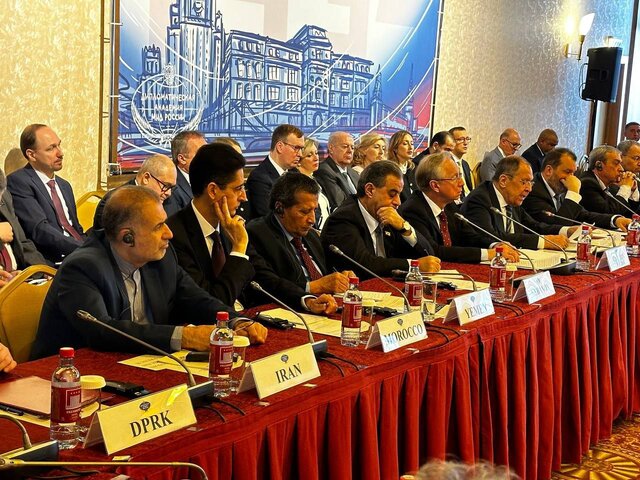 رایزنی لاوروف با سفرای خارجی مقیم مسکو در مورد آخرین تحولات اوکراین