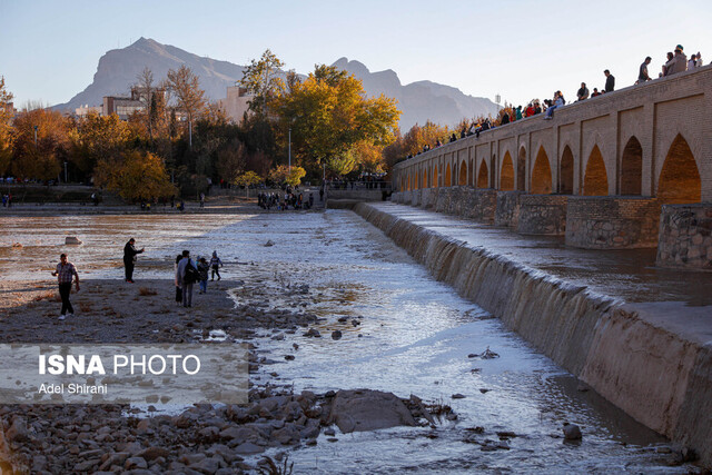 انتقال آب دریا به اصفهان؛ فصل تازه مطالبهگری هنرمندان برای گاوخونی و زایندهرود