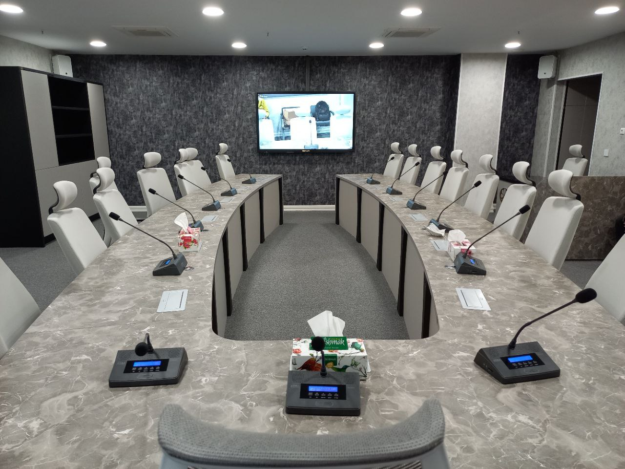 برای تجهیز سالن کنفرانس به چه نکاتی باید توجه کرد