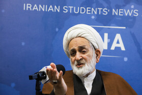 برخی از کشورهای اسلامی میدان عمل را به دشمن سپرده‌اند