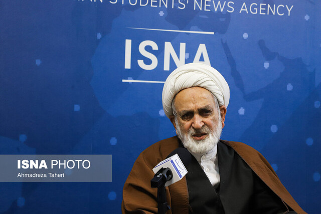 به بازرگان گفتم رئیس حکومت اصفهان هستم/ خوانین را در سیوسه پل خلع سلاح کردیم