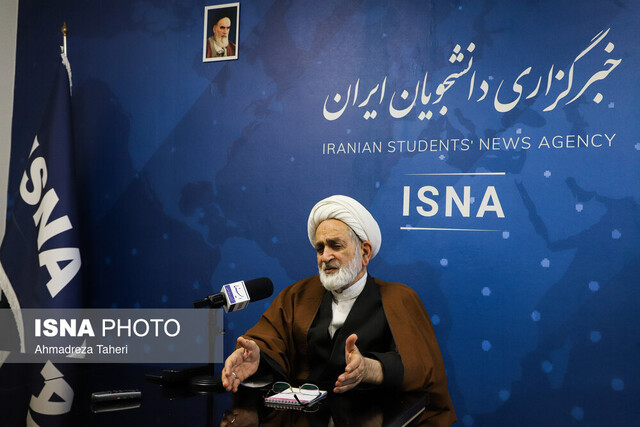 به بازرگان گفتم رئیس حکومت اصفهان هستم/ خوانین را در سیوسه پل خلع سلاح کردیم