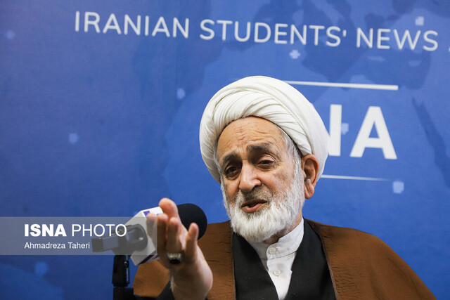 برخی از کشورهای اسلامی میدان عمل را به دشمن سپرده‌اند