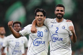 الاهلی با زرنگی توانست از استقلال امتیاز بگیرد