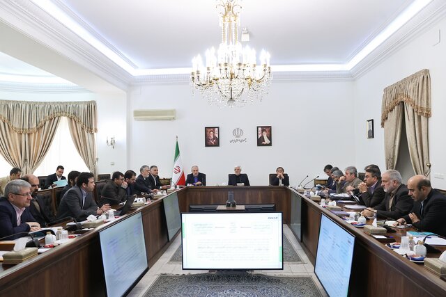 بررسی اصلاح نظام بانکی و مهار تورم با حضور عارف بررسی اصلاح نظام بانکی و مهار تورم با حضور عارف
