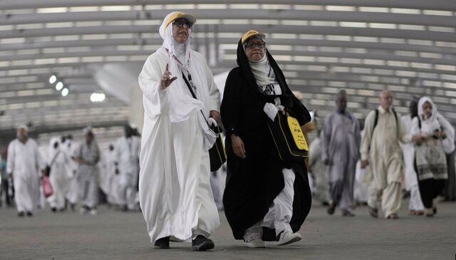 عکس از آسوشیتدپرس خانمها بیشتر داوطلب حج هستند