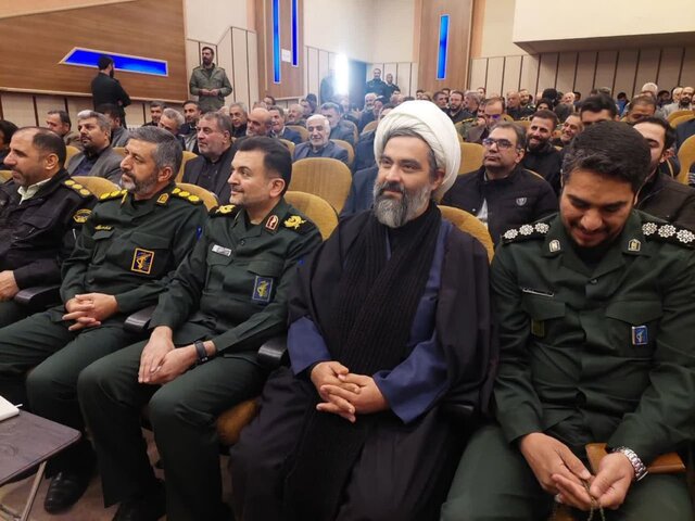 آیین معارفه فرمانده سپاه مهدیشهر رویارویی در محور مقاومت یک تقابل تاریخساز از نظم نوین جهانی است