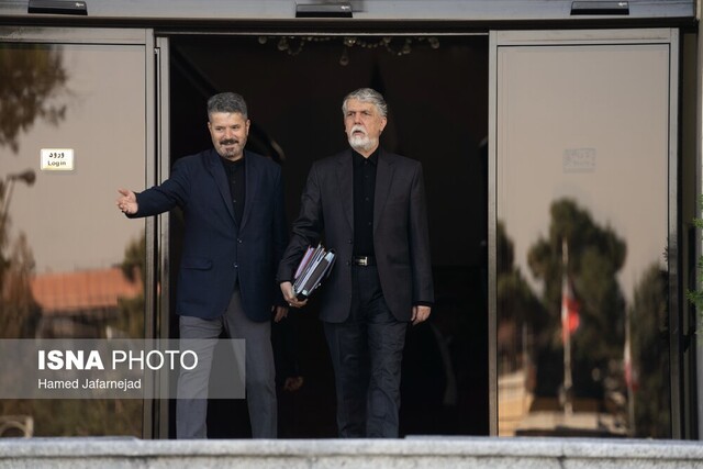 تبعیت دولت از قانون در مسیر دغدغه های مردم/توپ فیلترینگ در مرکز فضای مجازی/ ادامه گفتوگوها درباره عفاف و حجاب