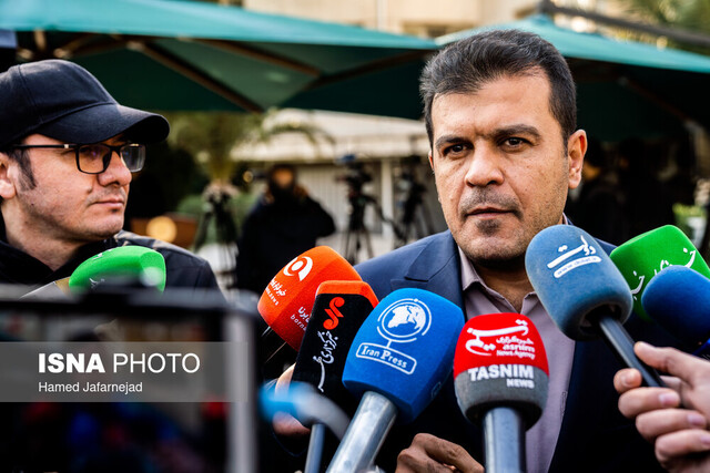 ادامه گفتوگوها با اروپا/دفاع تمامقد دولت از وزیر اقتصاد