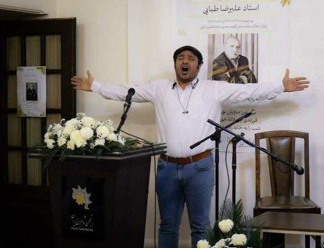 شاعری که مردم برای شنیدن ترانههایش صف میبستند