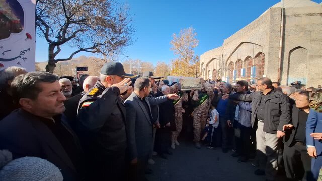 تدفین ۲ شهید گمنام در شاهرود/ حضور پیکر شهدا در جوار درب بابالمراد حرمین عسکریین