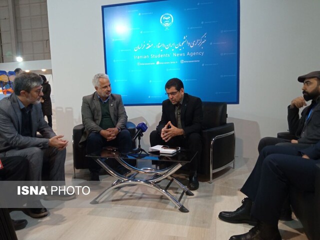 دانشگاه جامعهمحور، در ارتباط با جامعه دانشمحور است دانشگاه جامعهمحور، در ارتباط با جامعه دانشمحور است