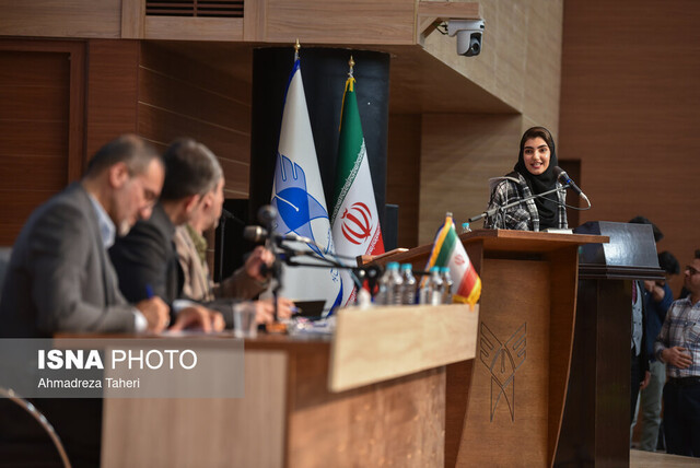 گفتوگوی صریح دانشجویان با استاندار اصفهان