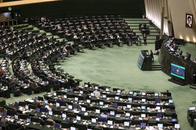 انتقاد از رفتارهای سیاسی و دوگانه برخی نمایندگان مجلس در برخورد با قانون انتقاد از رفتارهای سیاسی و دوگانه برخی نمایندگان مجلس در برخورد با قانون