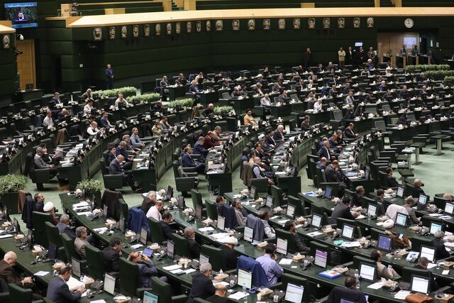 تاکید پزشکیان بر اصلاح رویههای غلط/اشاره فرمانده ارتش بر افزایش توان رزمی/مصوبه کمیسیون تلفیق برای پرداخت مطالبات معلمان بازنشسته