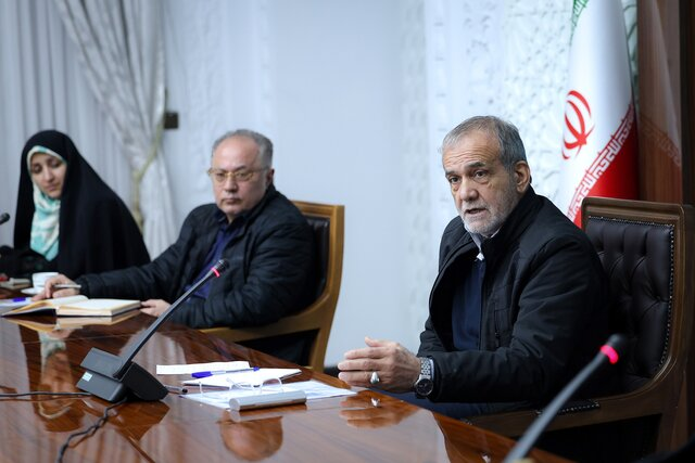 تاکید پزشکیان بر اصلاح رویههای غلط/اشاره فرمانده ارتش بر افزایش توان رزمی/مصوبه کمیسیون تلفیق برای پرداخت مطالبات معلمان بازنشسته