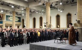 دیدار هزاران نفر از اقشار مختلف مردم با رهبر انقلاب