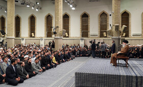 دیدار هزاران نفر از اقشار مختلف مردم با رهبر انقلاب